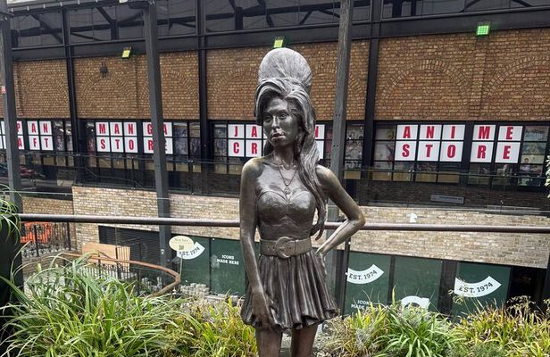 London - Amy Winehouse Camden Walking Tour