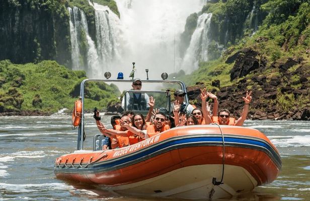 Complete Iguazu Falls Tour: Trail, Macuco, Bird Park
