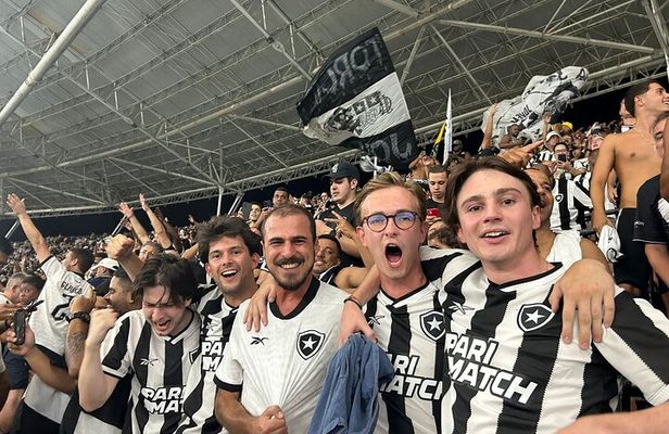 Rio de Janeiro: Join a Botafogo soccer game with transport