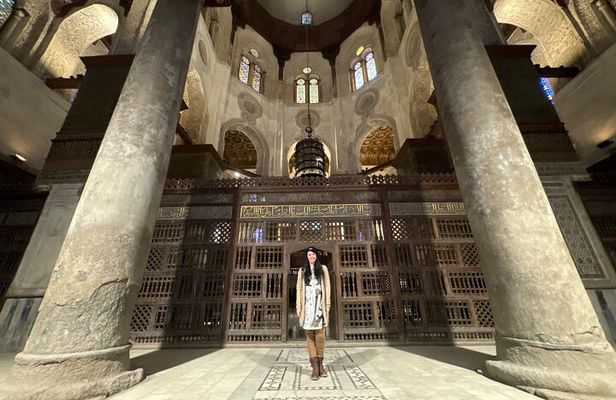 Old Cairo Gems: El Moez Street, Khan ElKhalili, Al Azhar Mosque