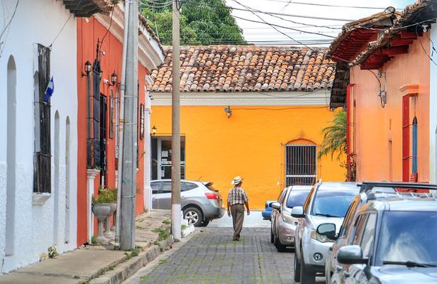 Best Private Tour: Suchitoto & Cihuatán Rum from San Salvador