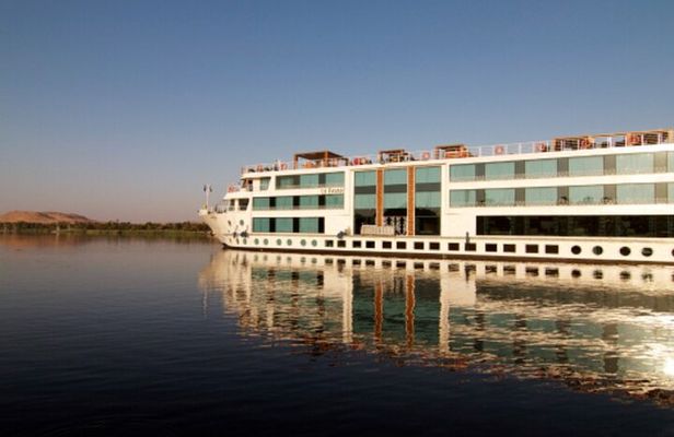 Private 8-Day Trip: Cairo, Giza, Nile Cruise & Abu Simbel by Air
