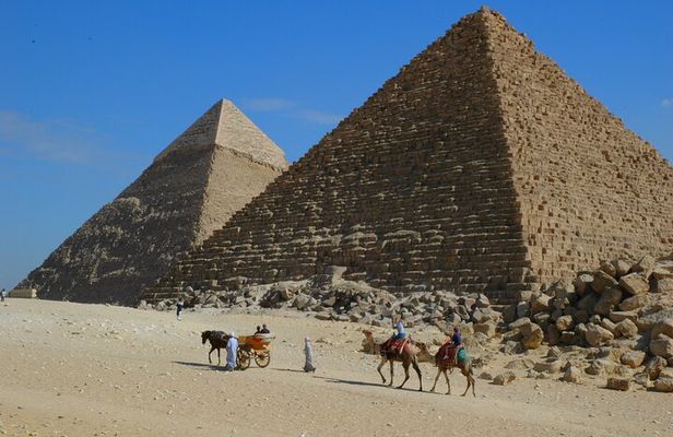 Guided Tour of the Giza Pyramids and Egyptian Museum