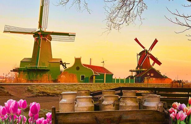 Giethoorn and Zaanse Schans Tour With Local Guide