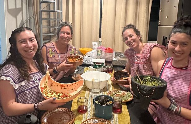 Class of Sauces and Tortillas in Mexico City