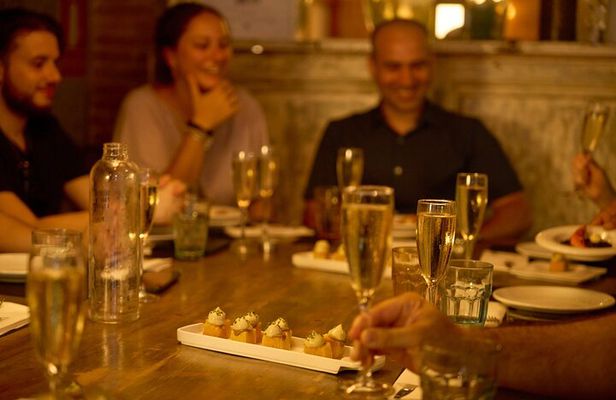 Barcelona: El Born Gourmet Food & Wine Tasting Small Group Tour