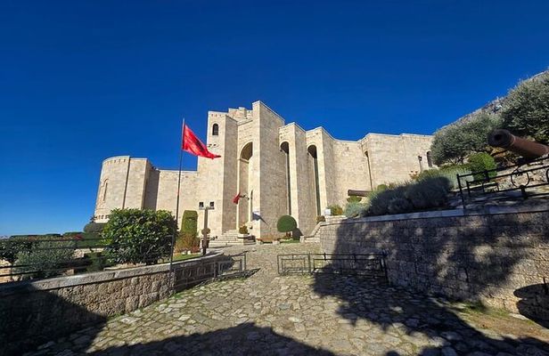 Tirana: Kruja Castle, Museum, Old Bazaar, Sari Salltik Tour