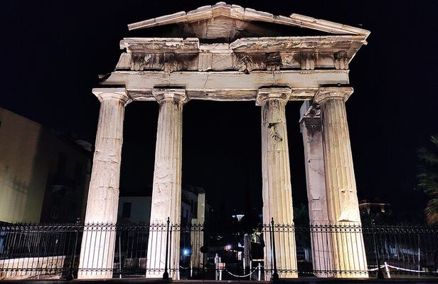 Athens by Night Enchanting Walking Tour and Dinner Delights
