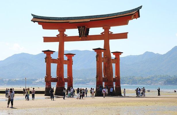 Hiroshima & Miyajima by Bullet Train from Tokyo 