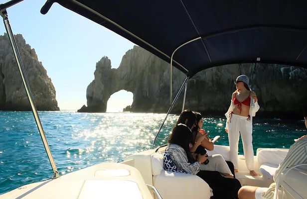 Cabo Yacht Tour to Lovers or Pelícano Beach + Beach Time
