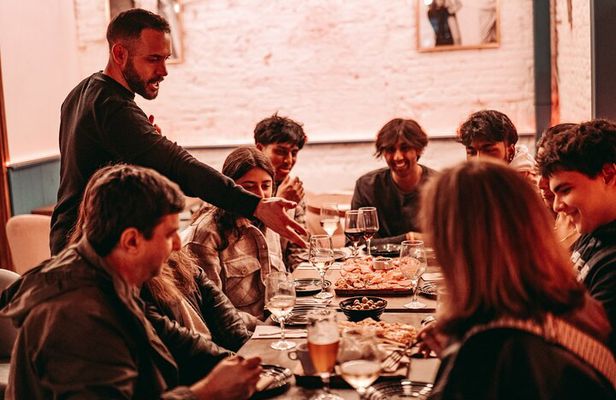 Barcelona Gothic Quarter Tipsy Tasting Tapas Tour and History