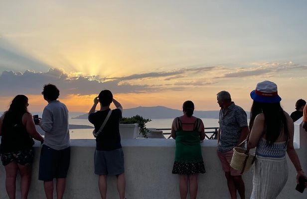 Morning Escape in Santorini: A Day Tour of Island Beauty