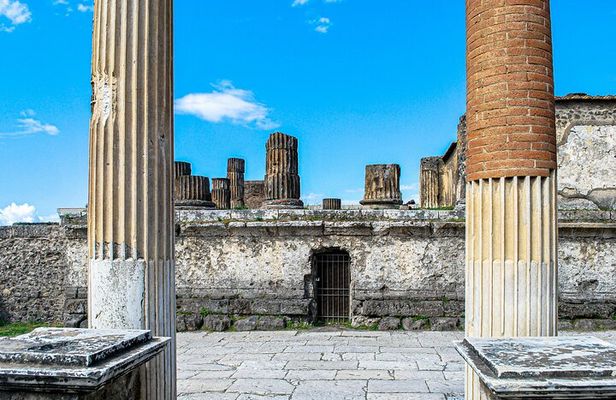 Pompeii with an Archaeologist Shared / Private Tour from Sorrento