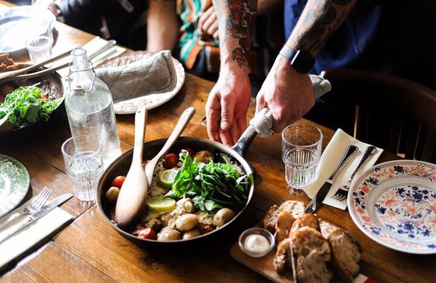 Akureyri Food Walk With 5 Tastings and a Local Guide