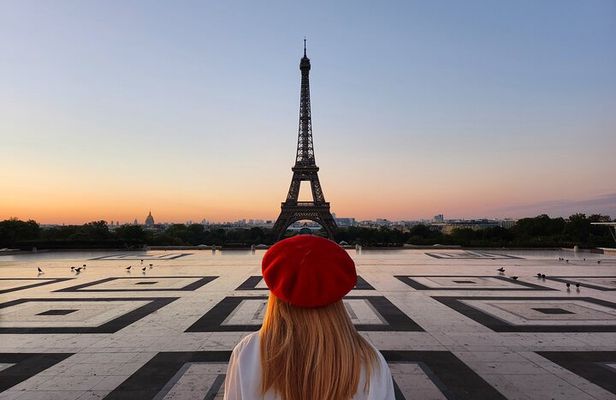 Sunrise Walking Tour: Paris Before the Crowds
