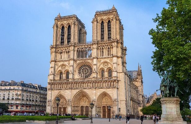 Notre Dame and Latin Quarter An Outside Stroll Through Paris