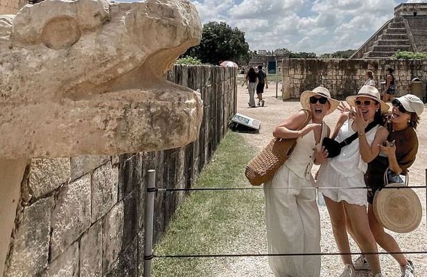 From Mérida: Chichén Itzá, Izamal, Cenote with Local Cuisine