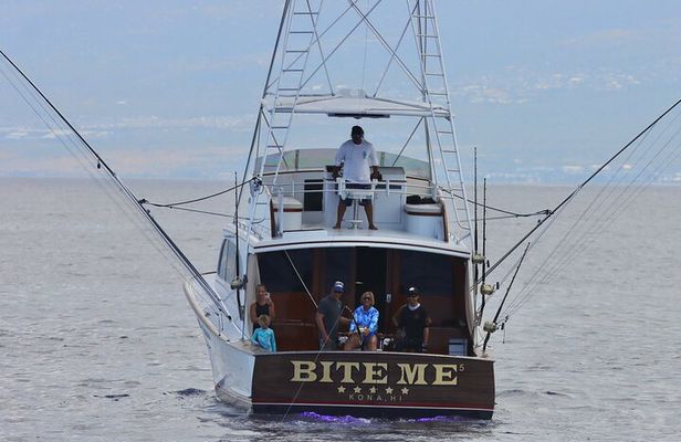 Kona Hawaii Deep Sea Luxury Fishing Trip on Bite Me 5
