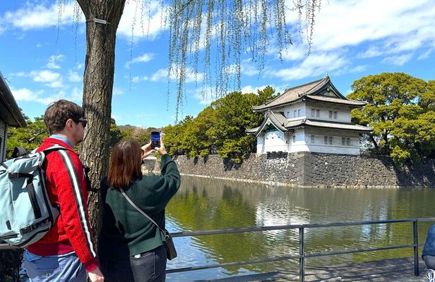 Tokyo Imperial Palace & Edo Castle Guided Tour