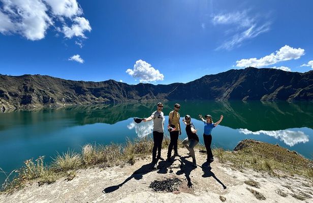 Volcanoes and Scenic Trails in Quilotoa