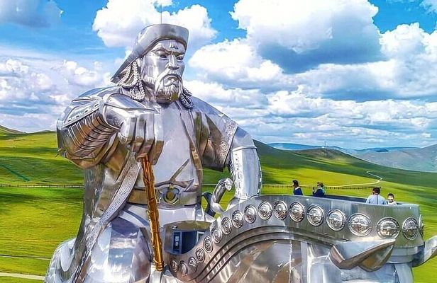 From Ulaanbaatar: Chinggis Khaan Statue and Turtle Rock Day Tour