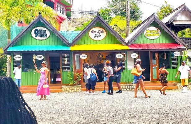 Bob Marley Nine Mile Admission and Guided Tour from Montego Bay