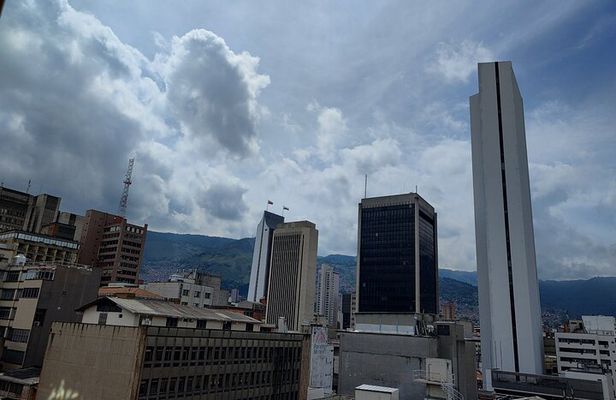 Private | Walking City Tour Medellín