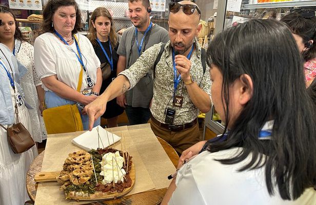 Naples Street Food Tour and Guided Sightseeing with Local Expert