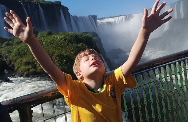 1-Day Private Tour In the Iguacu Falls of Brazil and Argentina