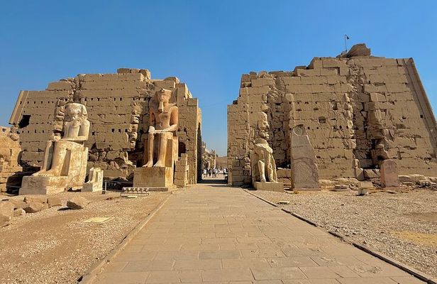 Premium Private Luxor Tour: Temples & Valley of Kings - All Incl.