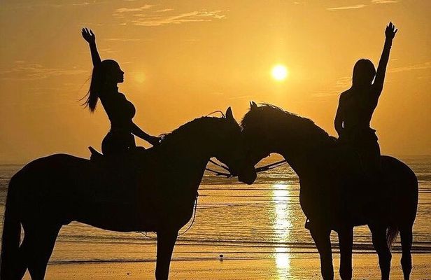 Sunset Horse Ride Experience in Essaouira