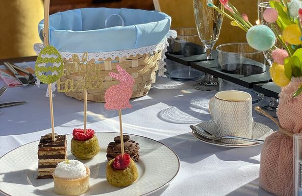 Best of London - Easter Afternoon Tea Tour