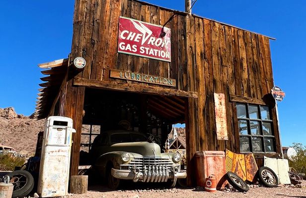 Small Group Nelson Ghost Town, Pioneer Saloon, 7 Magic Mountains