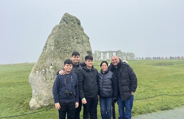 Stonehenge & Bath Private Day Tour from London with Guide