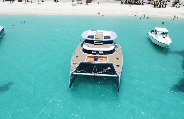 Isla Saona Private Yacht – Luxury Full-Day Tour