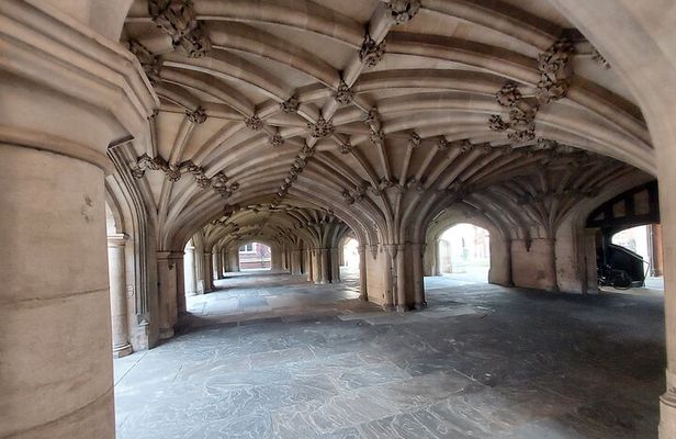 The Inns of Court and Royal Courts of Justice Walking Tour