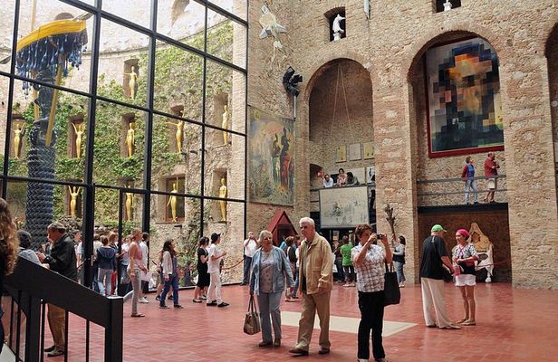 Girona and Dalí Museum Tour Art and History Adventure + Ebook