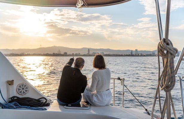Sunset sailing in Barcelona with wine and tapa