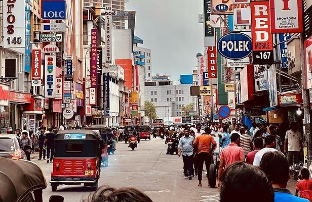 Colombo by Tuk Tuk – Sightseeing Entry Fees included