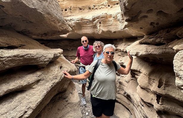 São Vicente: Discover 12 Voltas Walk, with Hidden Gems