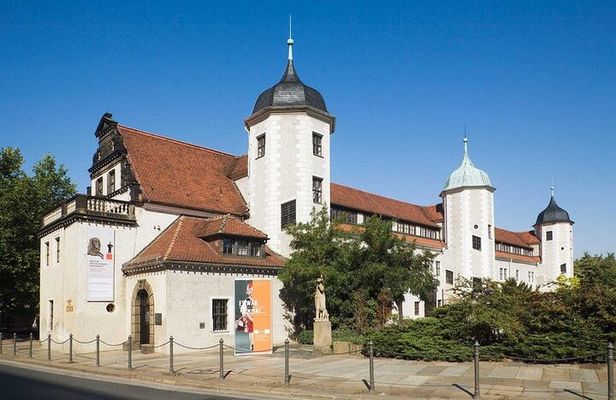 Walking Through Dresden’s Past with Dr. Fraser Macdonald