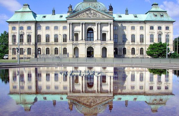 2 Hour Historical Walking Tour in Dresden 