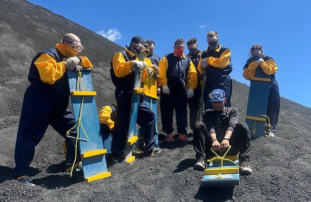 Volcano Boarding small group-Local guide