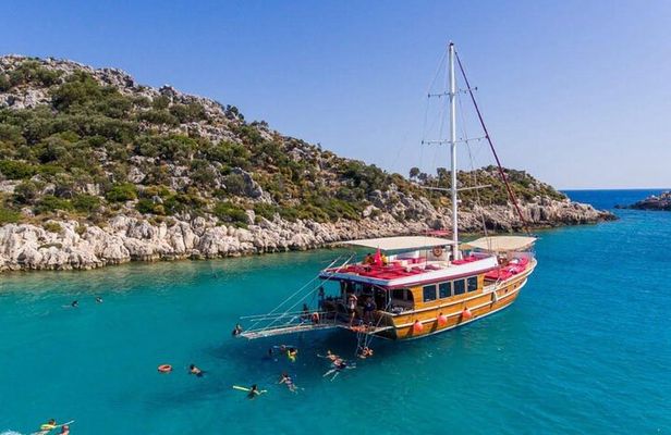 Alanya Relaxing Boat Tour Peaceful Escape on the Turquoise Coast
