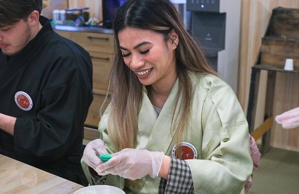 Tokyo: Friendly Matcha Making from Leaf to Cup with Sweets