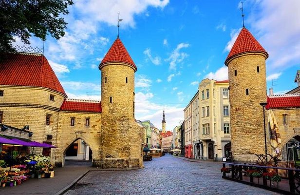 Tallinn 3h Walking Small Group Tour Max 10 People
