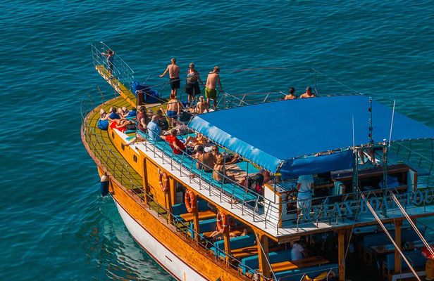 Alanya Relaxing Boat Tour with Lunch & Free Soft Drinks