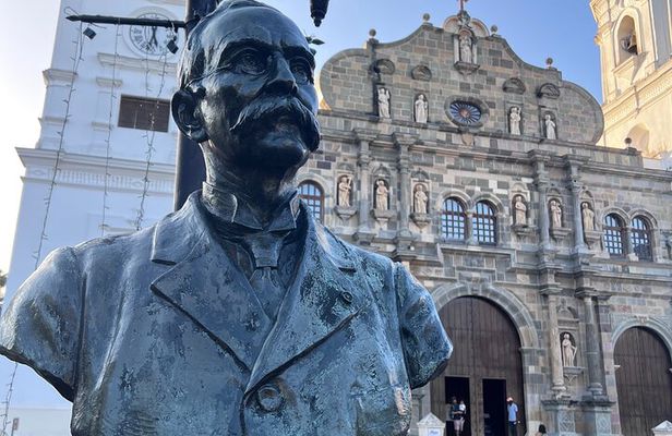 Birdwatching and History at the Colonial District 