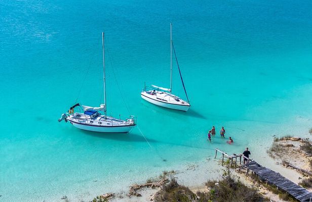 Slow Sailing Bacalar Experience with snack and drinks