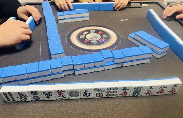 Shanghai Mahjong Experience in Local Tea Bar
